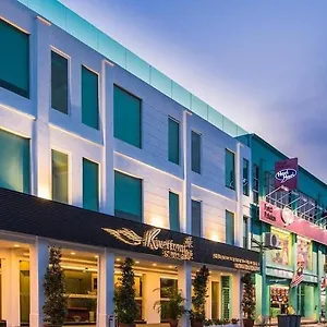 3* Hotel Riverfront Boutique